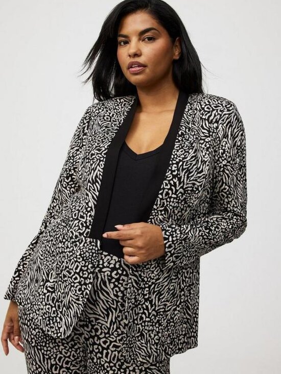 torrid Jackets & Blazers - NWOT Torrid Animal Print Collarless Blazer Jacket Plus Size 1 (US 14/16)